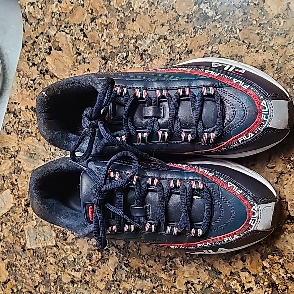 Fila - Picture 2 of 5